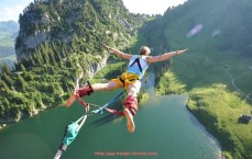 看球直播-欧冠视频直播新方式：多平台内容整合与互动提升