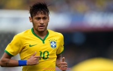 看球直播-篮球比赛中“肘击”“绊人”等犯规标准是否应全球统一化